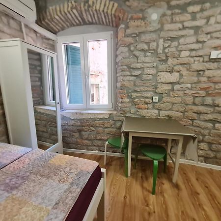 Rooms & Studio Apartments شيبينيك الغرفة الصورة