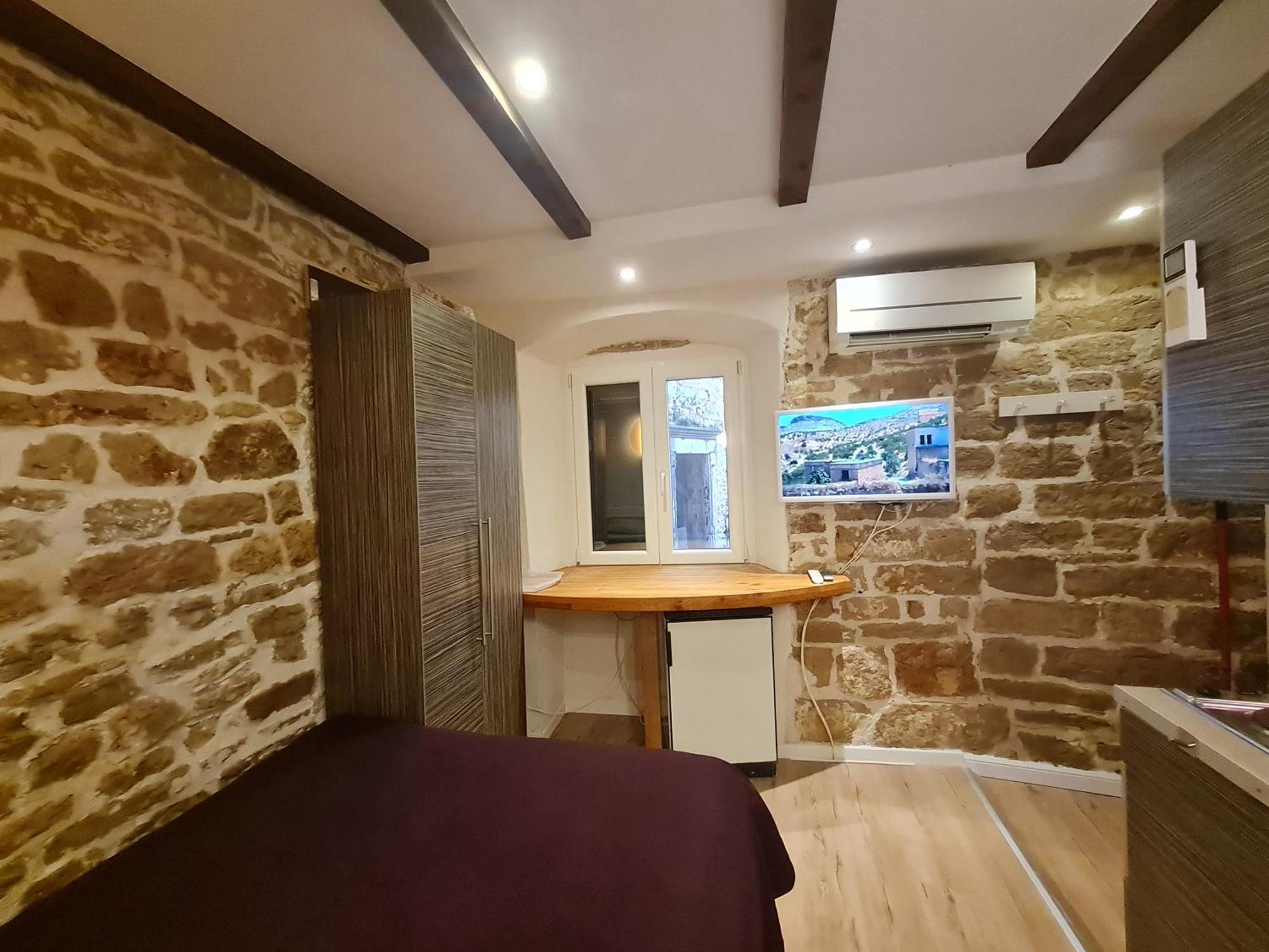 Rooms & Studio Apartments شيبينيك الغرفة الصورة